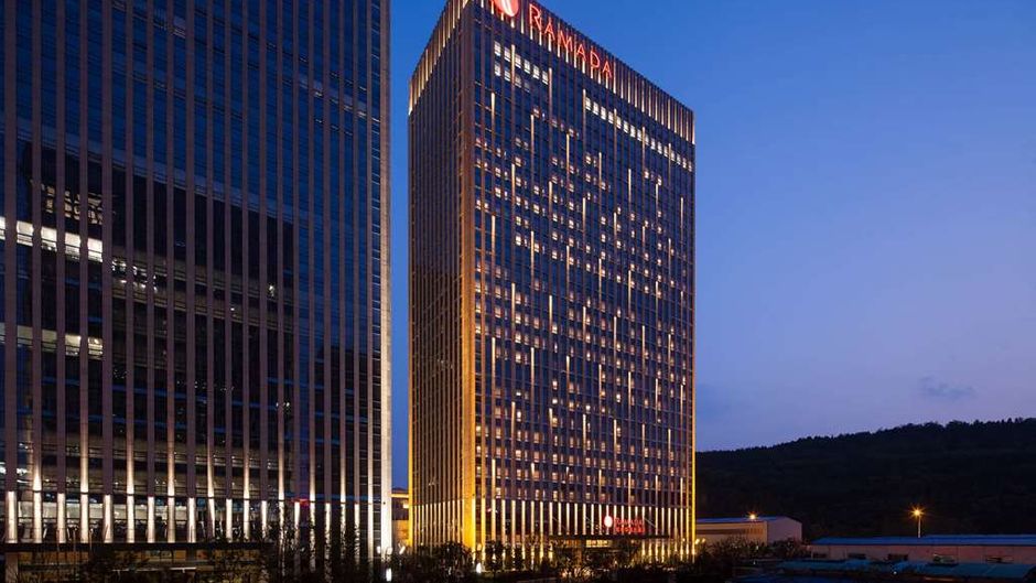 Ramada by Wyndham Jinan Exterior