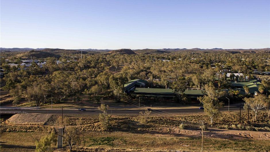 Mercure Alice Springs Resort Exterior