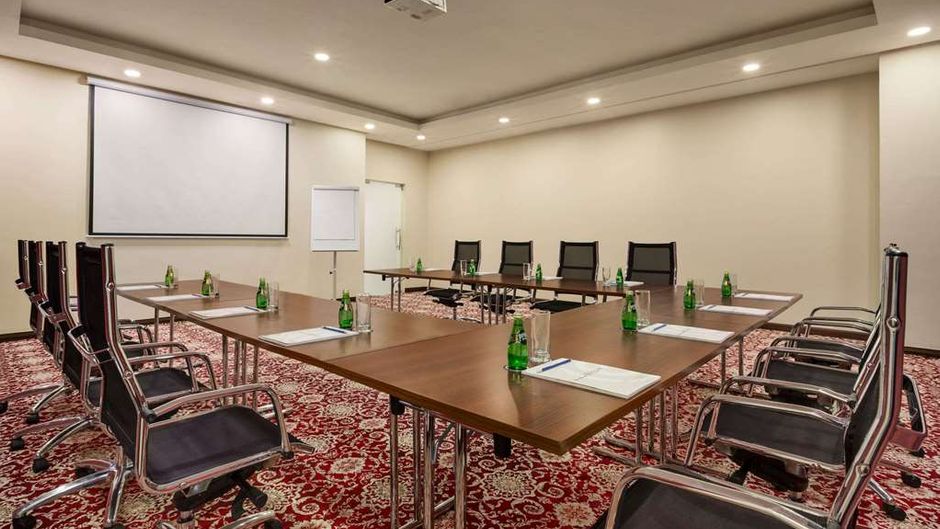 Ramada Encore Kuwait Downtown Meeting