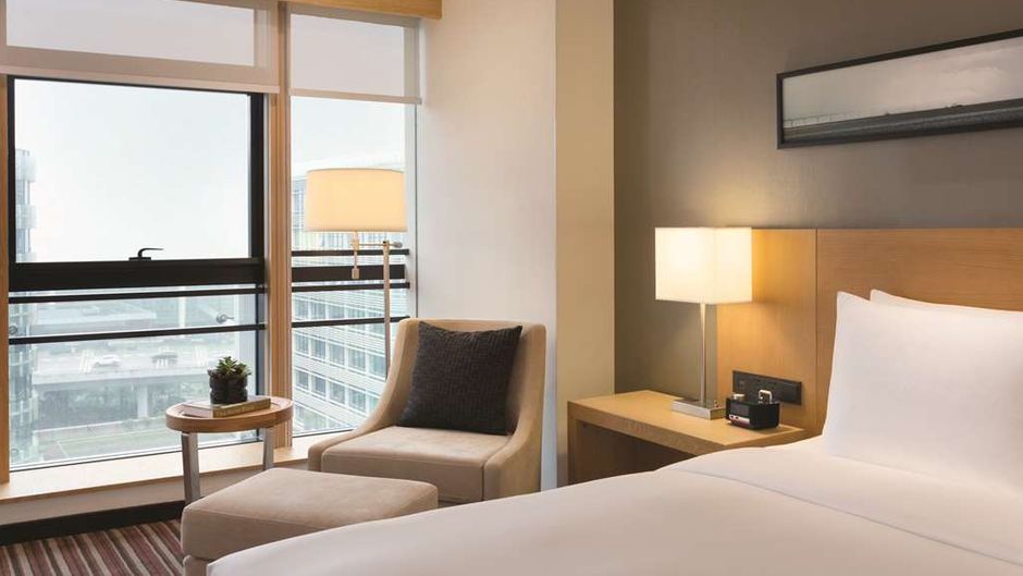 Hyatt Place Shenzhen Airport Suite