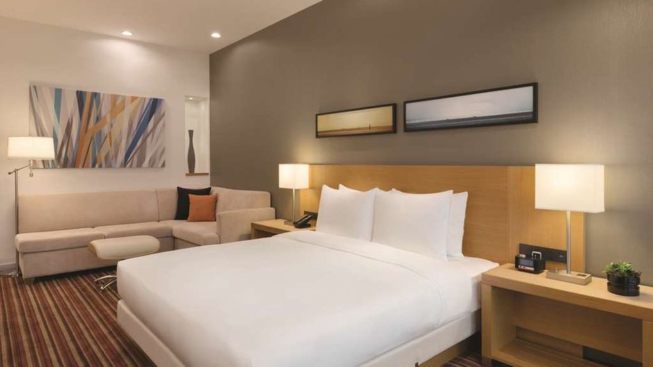Hyatt Place Shenzhen Airport Room