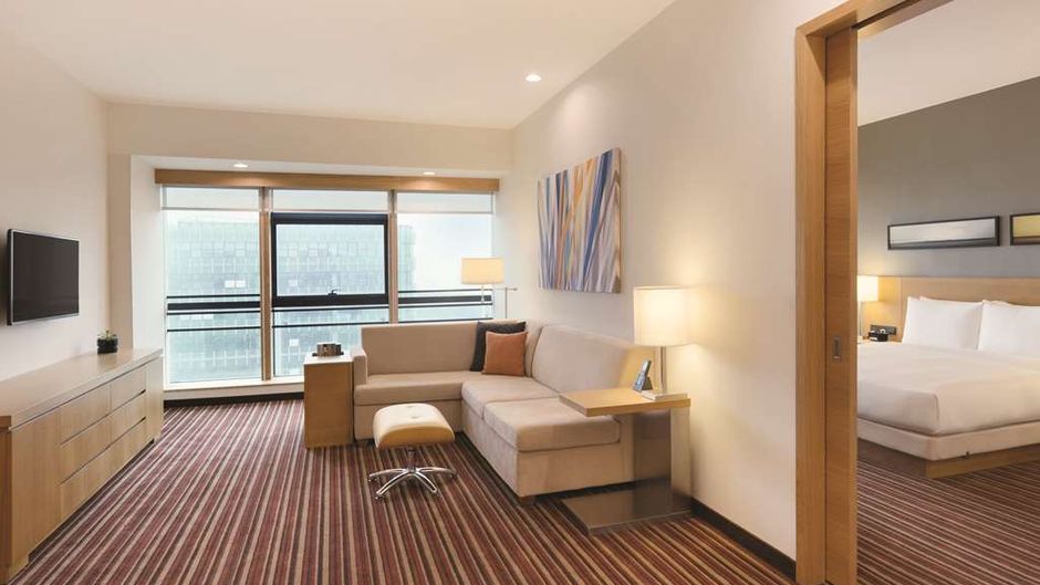Hyatt Place Shenzhen Airport Suite