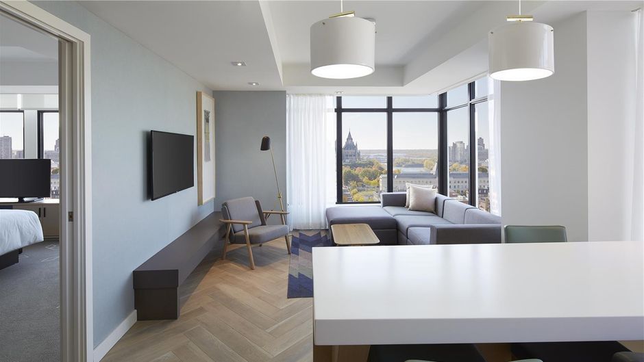 ANdAZ Ottawa Byward Market Suite
