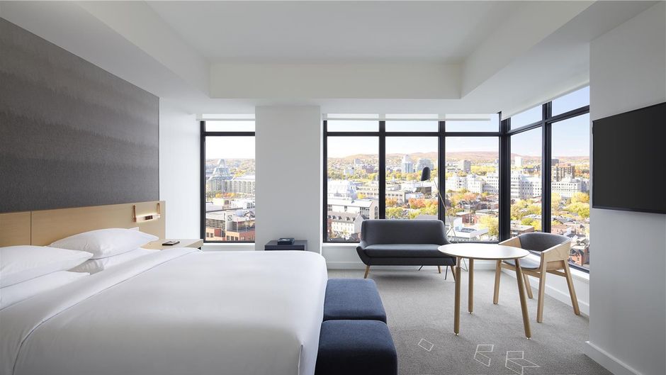 ANdAZ Ottawa Byward Market Room