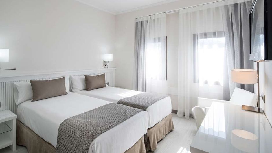 Catalonia Roma Room