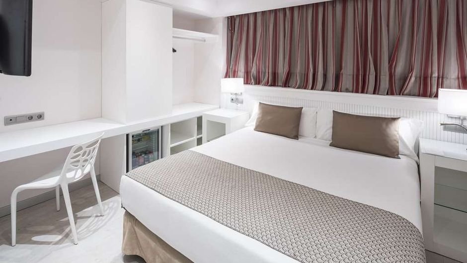 Catalonia Roma Room