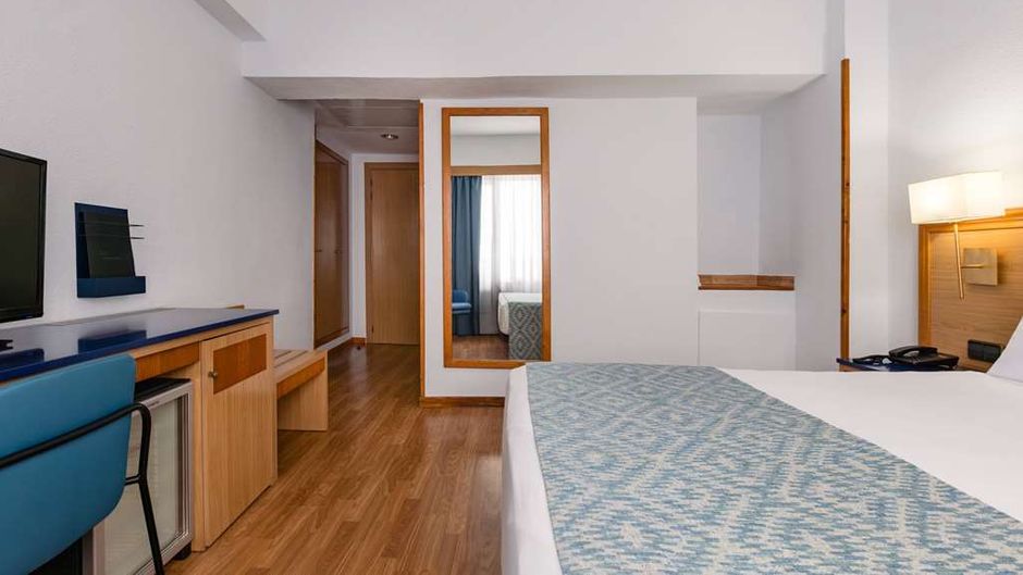 Catalonia Las Vegas Room