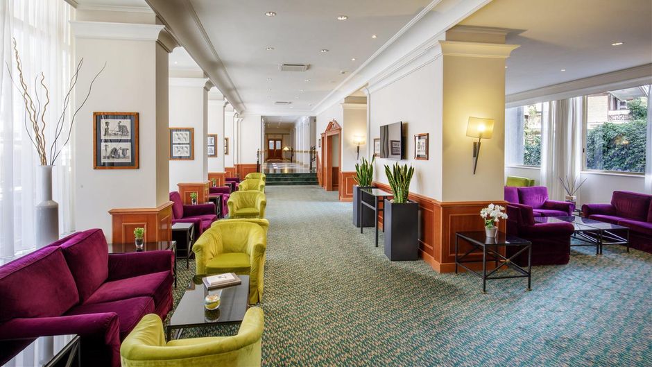 Grand Fleming Hotel Lobby