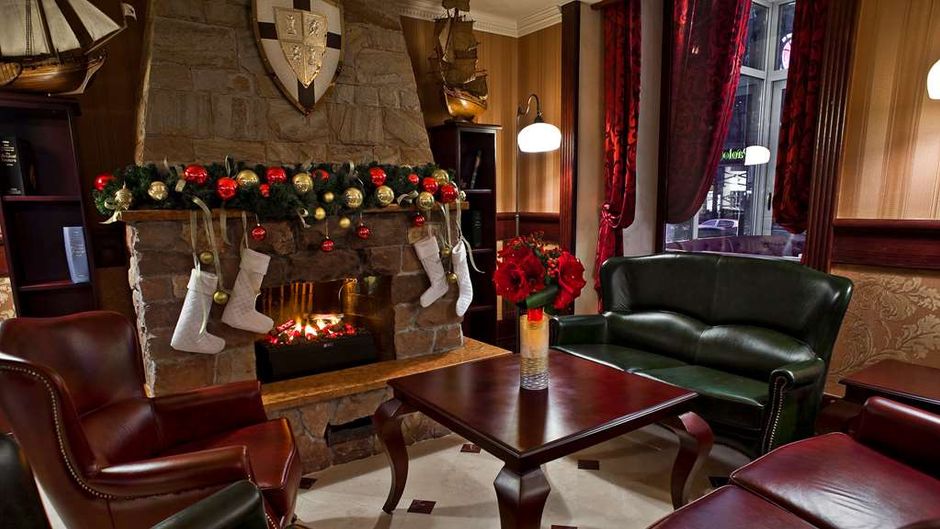 Frapolli Hotel Lobby