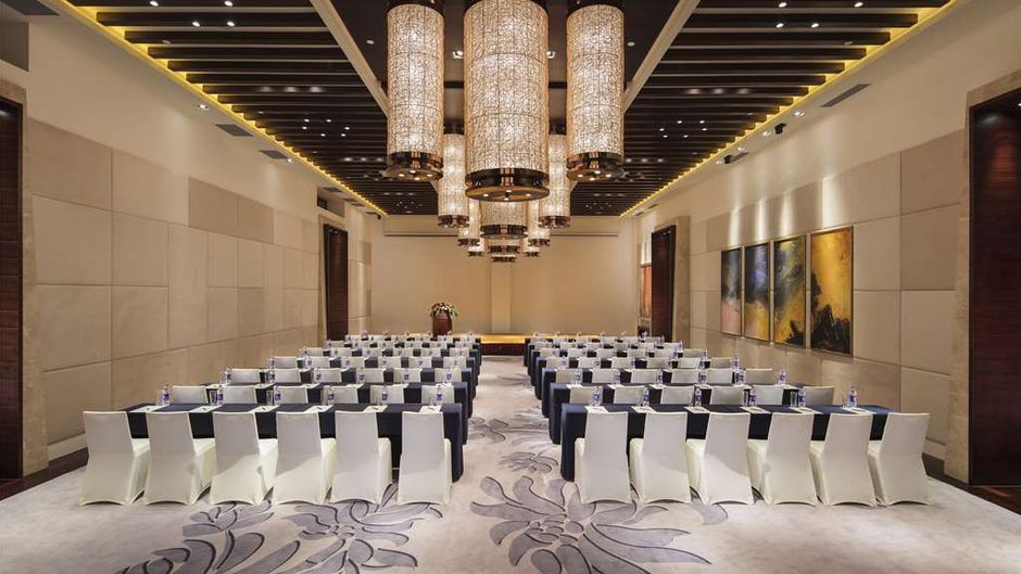 Hilton Linzhi Resort Meeting