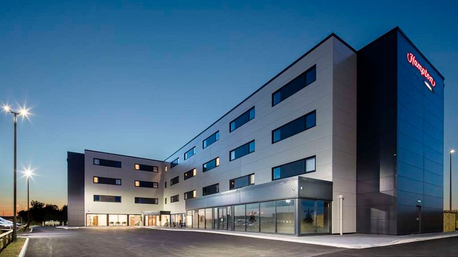 Hampton by Hilton Humberside Airport Exterior