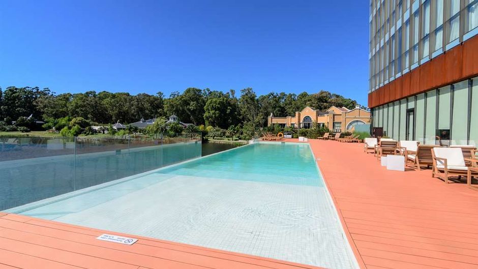 Hampton by Hilton Montevideo Carrasco Pool