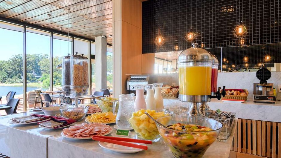 Hampton by Hilton Montevideo Carrasco Restaurant