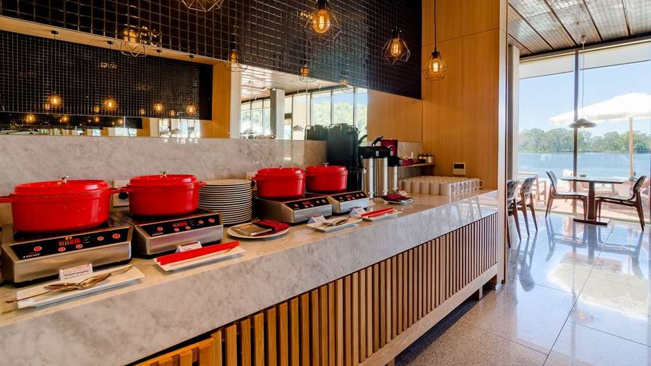 Hampton by Hilton Montevideo Carrasco Restaurant