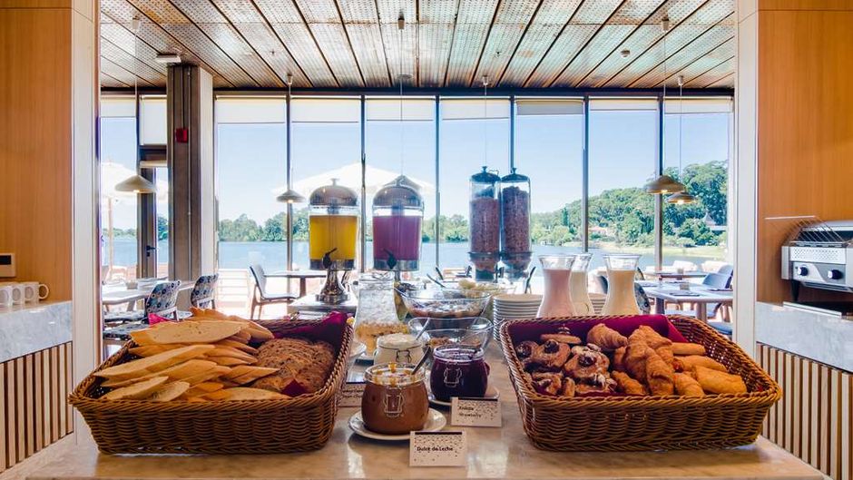 Hampton by Hilton Montevideo Carrasco Restaurant