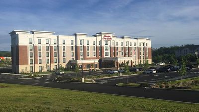 Hampton Inn & Suites Stewart Arpt
