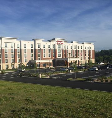 Hampton Inn & Suites Stewart Arpt