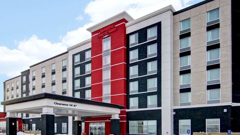 Hampton Inn & Suites Grande Prairie Exterior