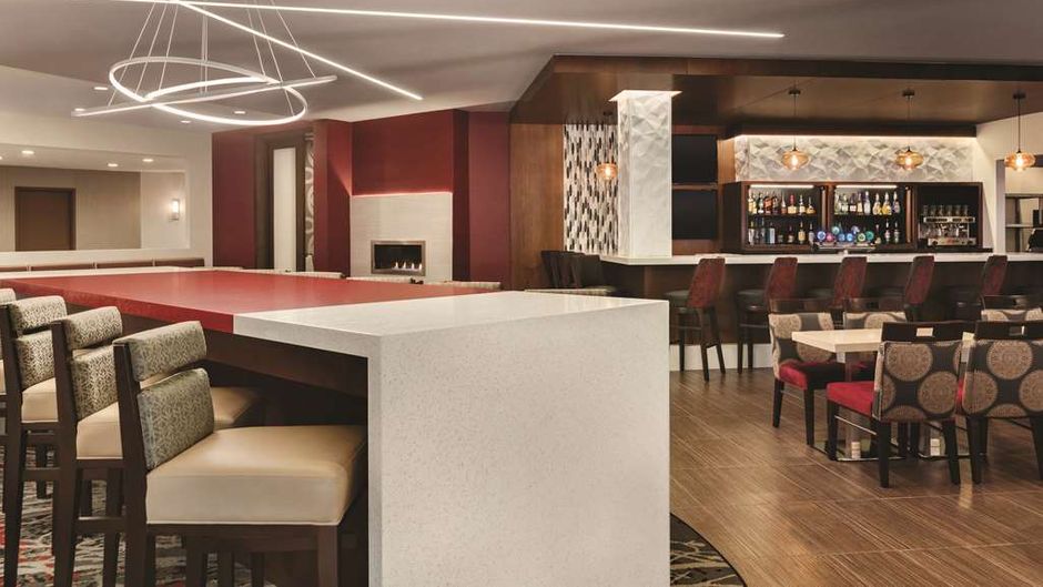 DoubleTree by Hilton Toronto Arpt West Restaurant