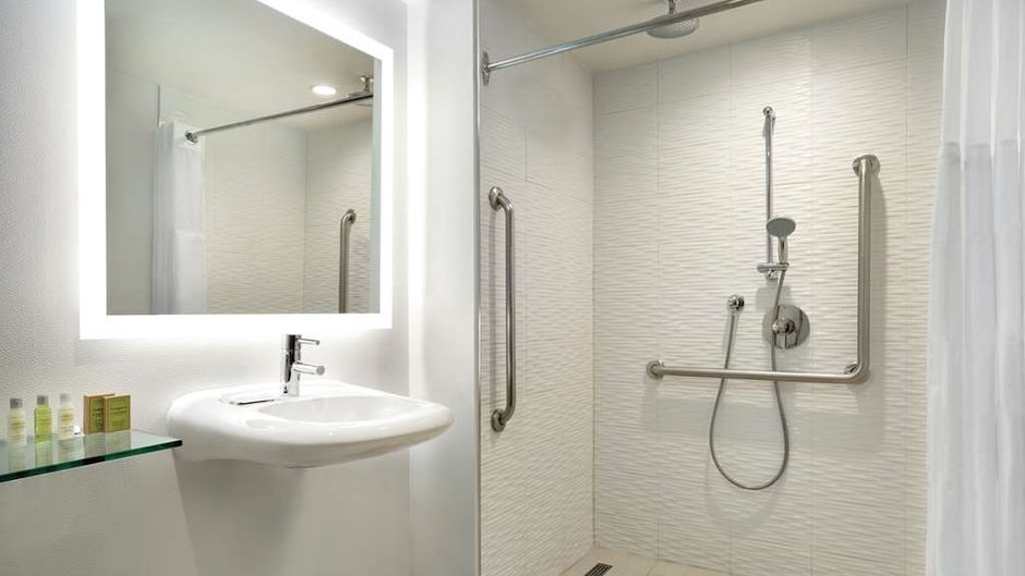 DoubleTree by Hilton Toronto Arpt West Room