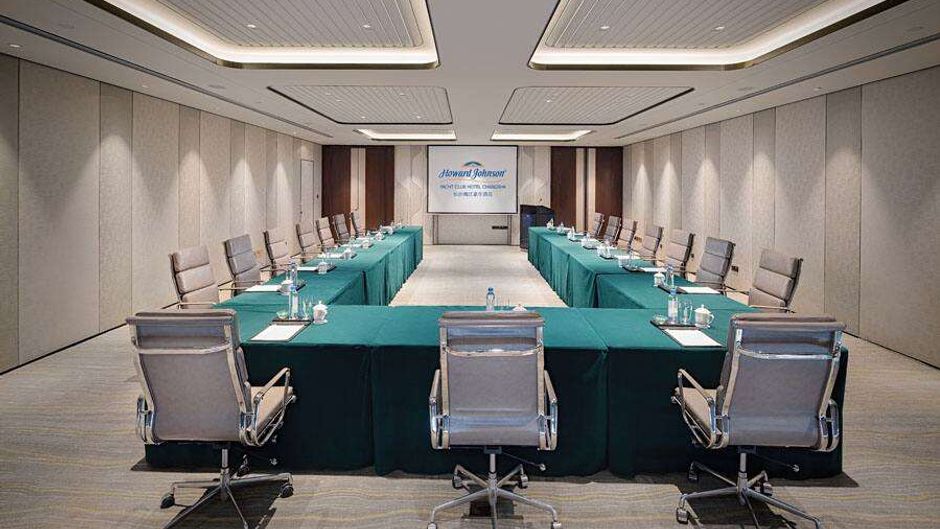 Howard Johnson Yacht Club Hotel Meeting