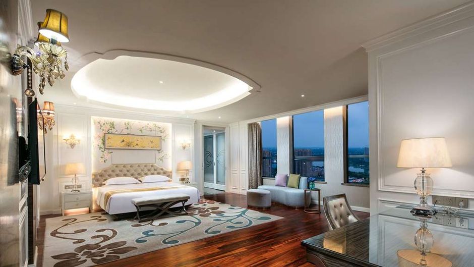 Ramada by Wyndham Heze Suite