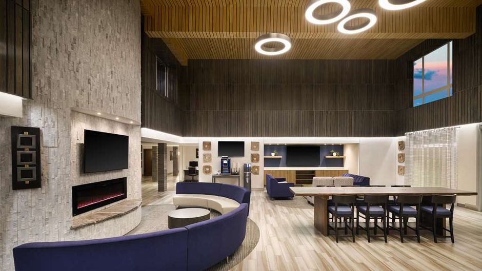 Best Western Plus Prince George Lobby