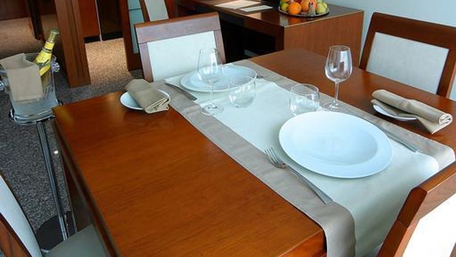Goldstar Resort & Suites Room