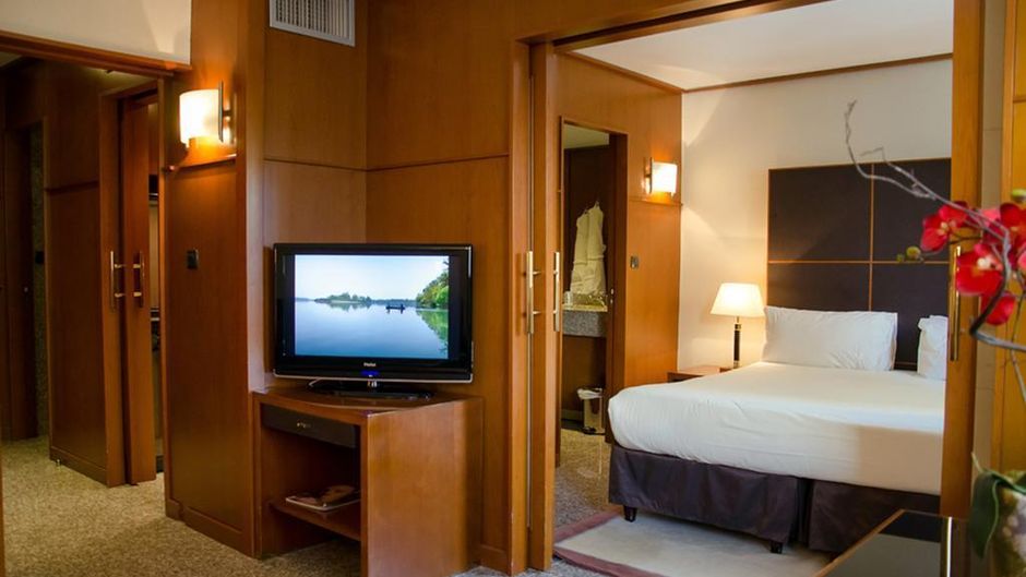 Goldstar Resort & Suites Room