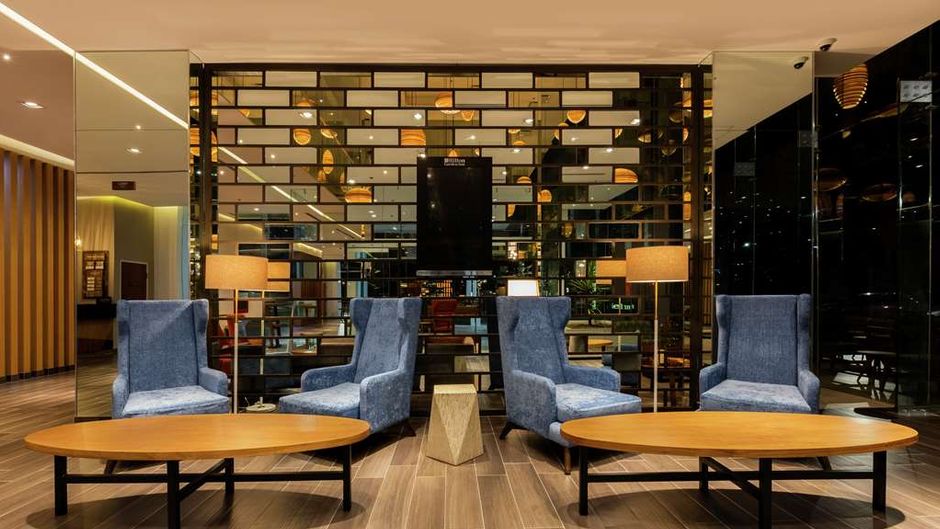 Hilton Garden Inn Salamanca Lobby