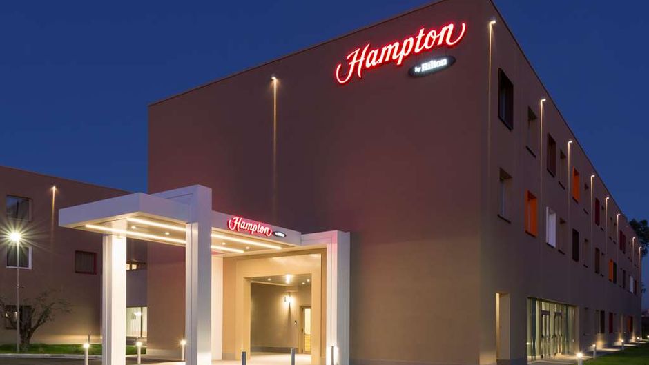 Hampton by Hilton Rome East Exterior