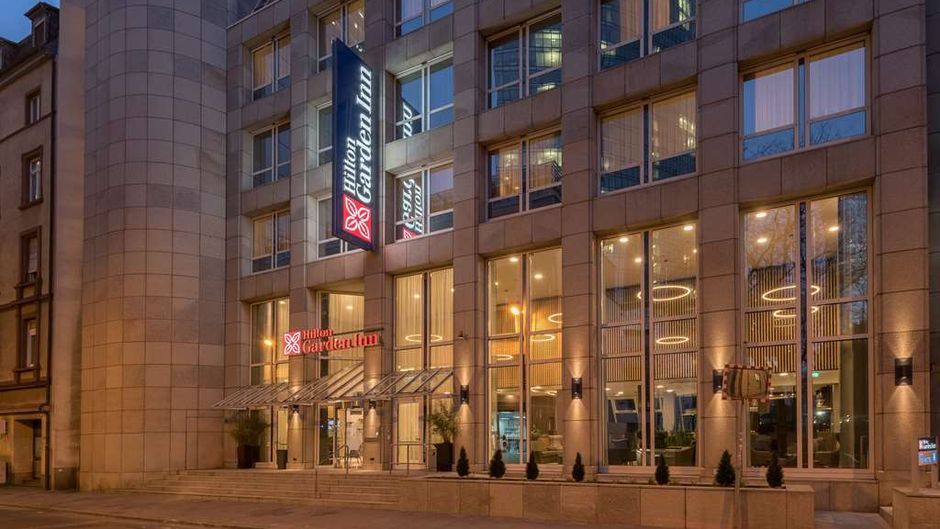 Hilton Garden Inn Frankfurt City Centre Exterior
