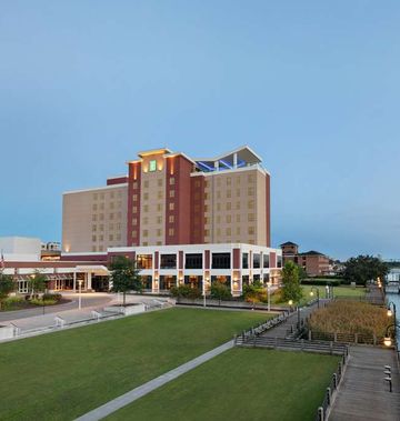 Embassy Suites by Hilton Riverfront