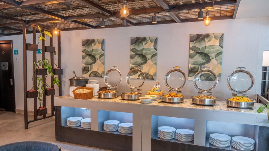 Wyndham Garden Quito Restaurant