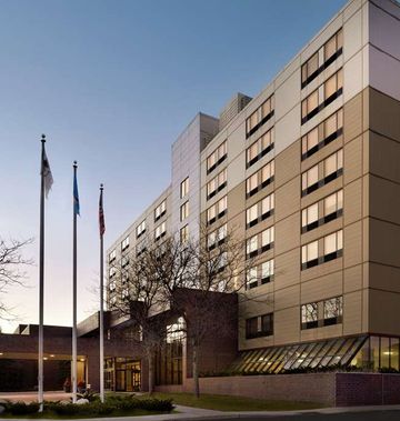 DoubleTree by Hilton St Paul East
