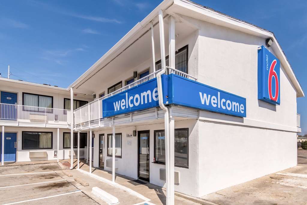 Motel 6 Fort Worth North- Fort Worth, TX Hotels- Tourist