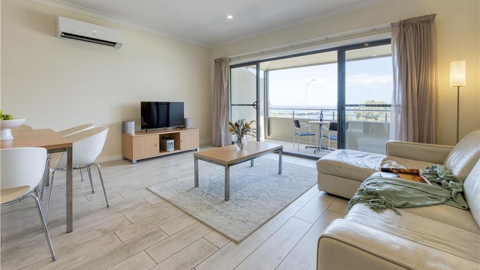 Aurora Ozone Hotel Suite