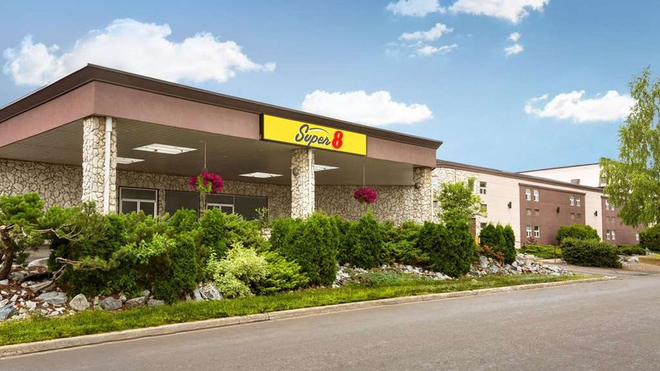 Super 8 Prince George Exterior