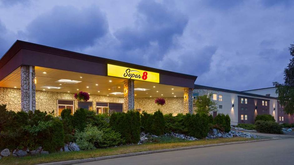 Super 8 Prince George Exterior