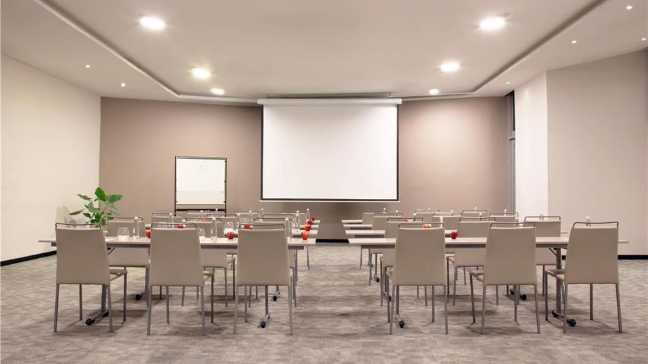 NH Collection Barranquilla Smartsuites Meeting