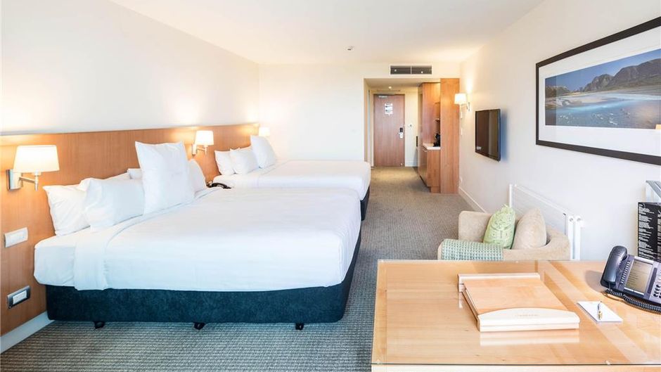 Commodore Airport Hotel Room