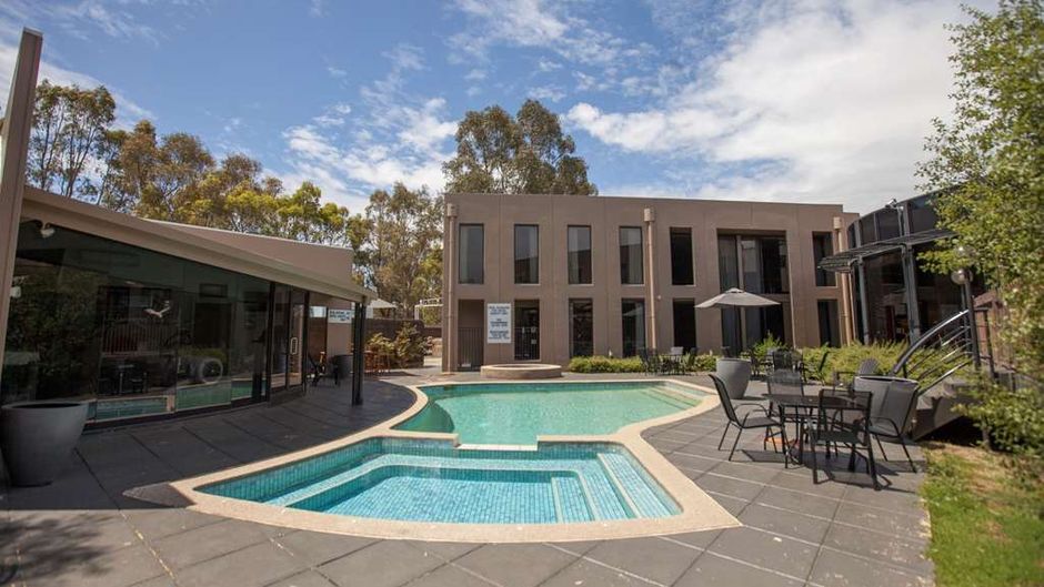 Dingley International Hotel Exterior