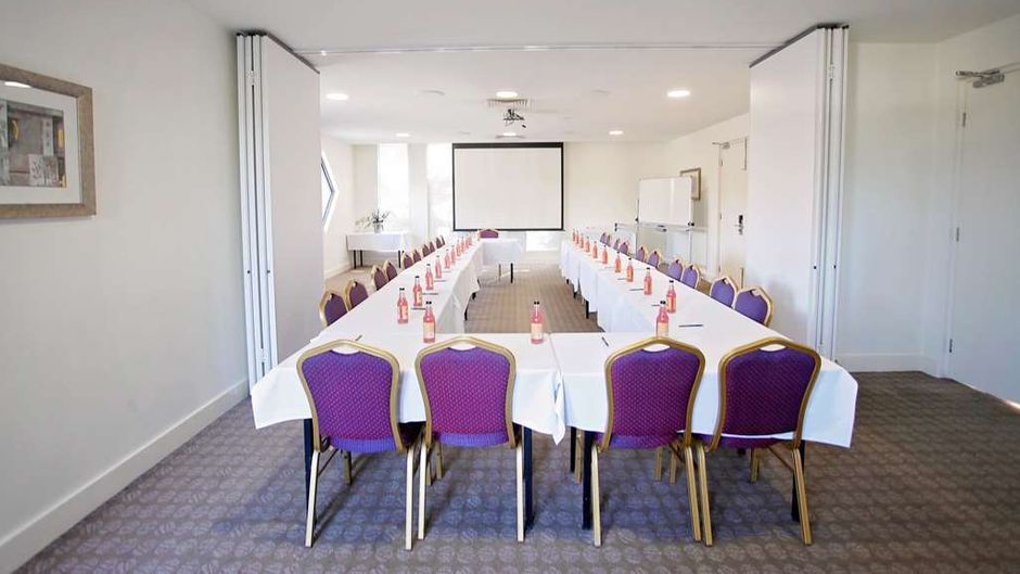 Golden Pebble Hotel Meeting