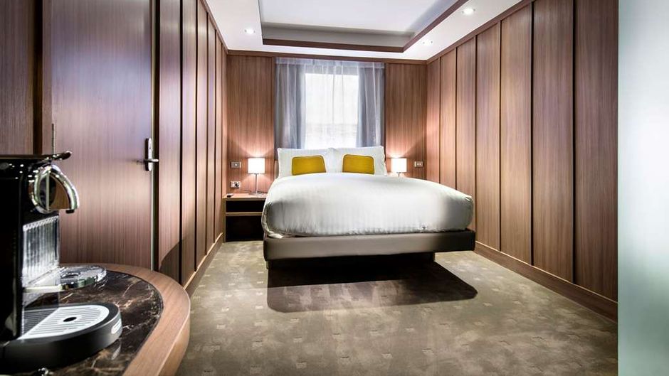 Hougoumont Hotel Suite