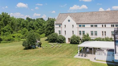 La Tourelle Hotel, Bistro, & Spa