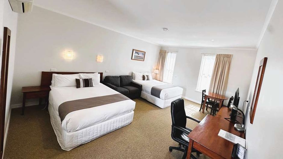 Lake Inn Ballarat Room
