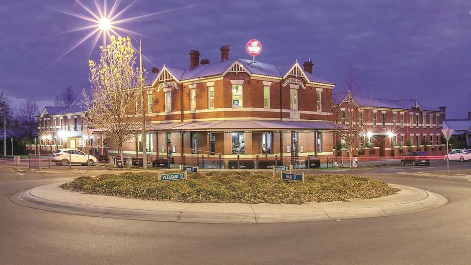Lake Inn Ballarat Exterior
