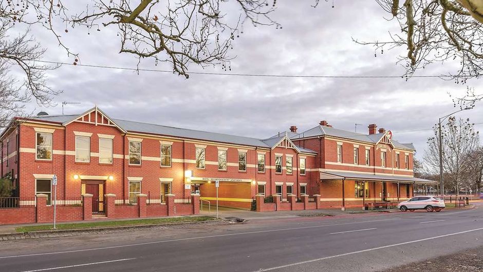 Lake Inn Ballarat Exterior