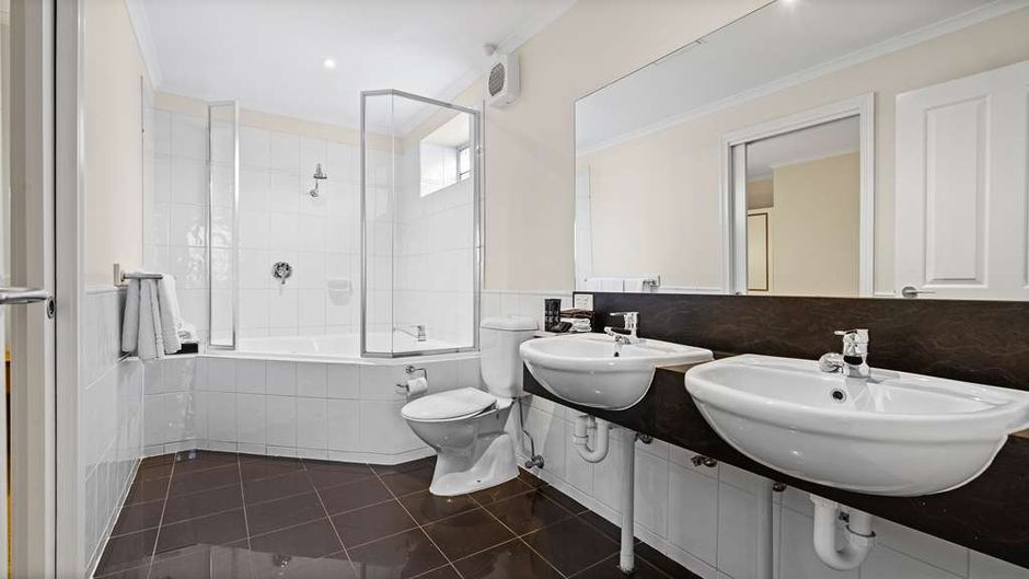 Lake Inn Ballarat Room