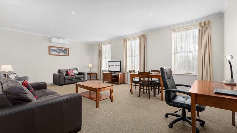 Lake Inn Ballarat Suite